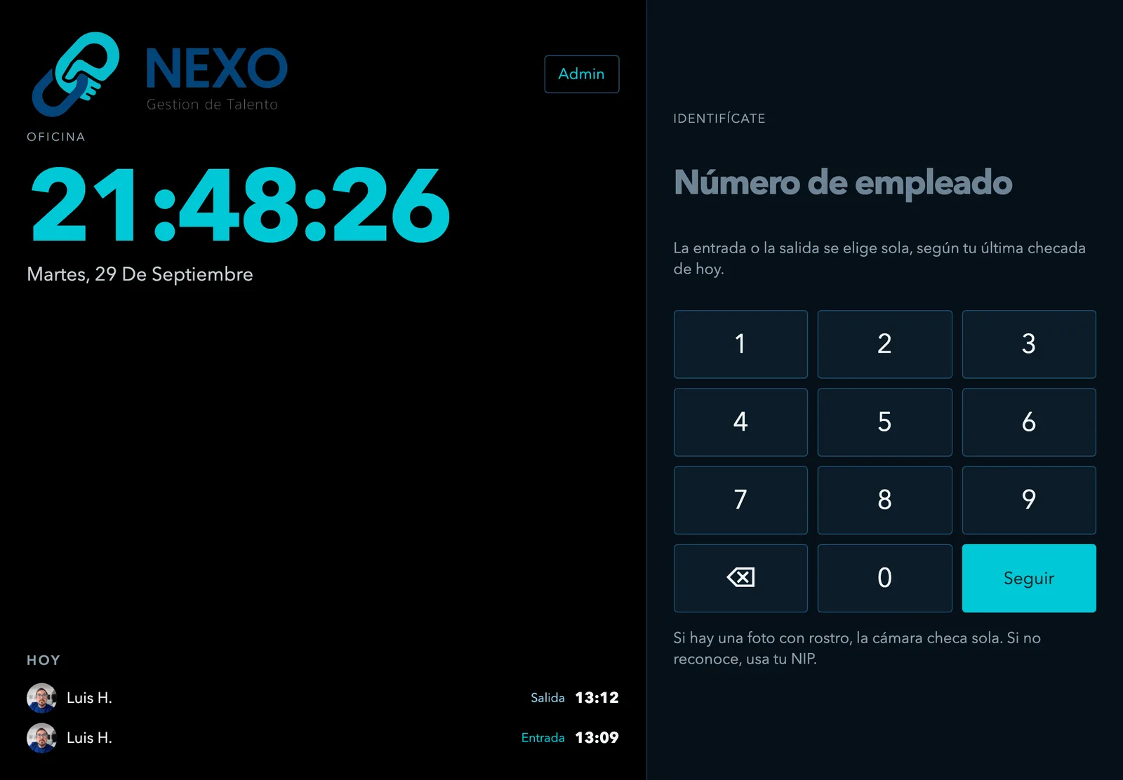 Pantalla del checador con reloj y teclado numérico